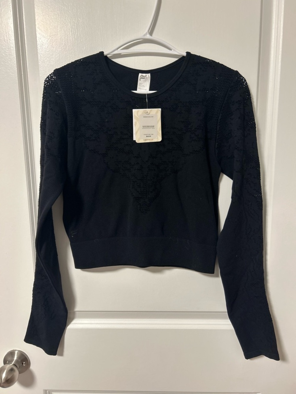 🆕 NTW FABLETICS $50USD SEAMLESS LACE TOP